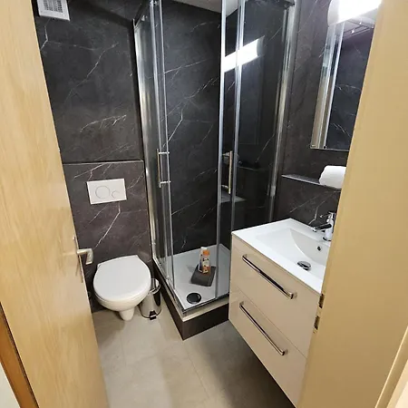 Kehr Apartment - Aare Jungfrau Ag